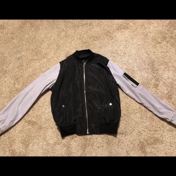 Fashionnova windbreaker - Picture 1 of 3